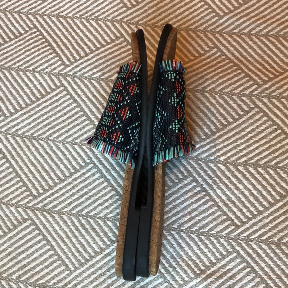 Kenneth Cole Reaction Fringe Sandal Slides - Picture 6 of 9